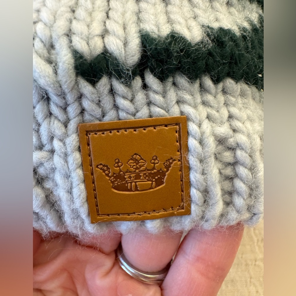 EUC! Panache Evergreen Pom-Pom Beanie - Picture 3 of 5